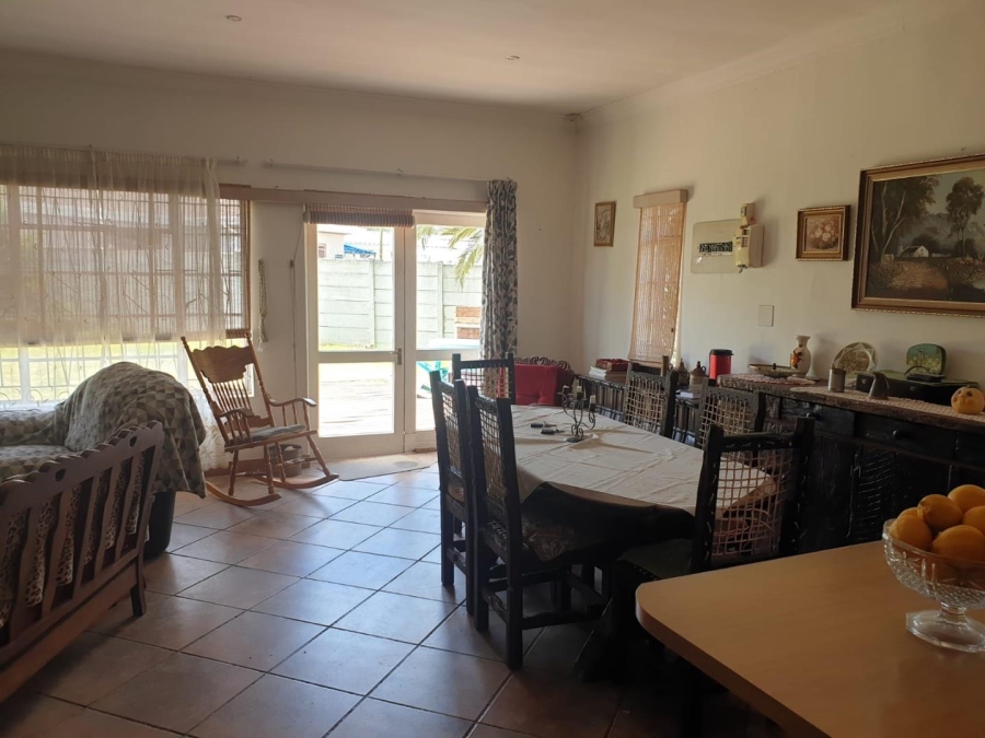 4 Bedroom Property for Sale in Humansdorp Eastern Cape